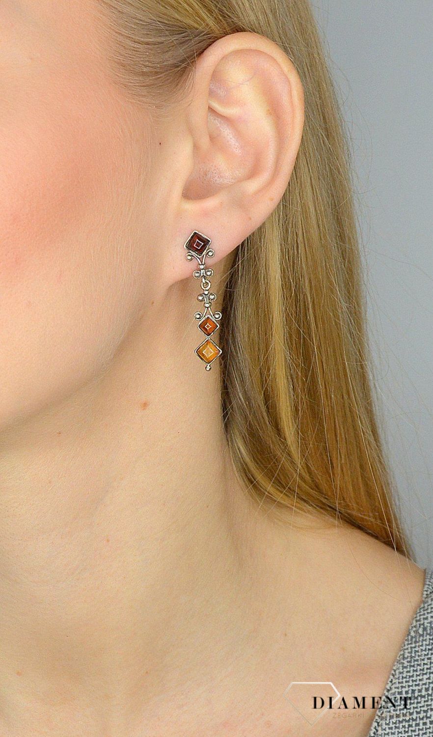 Srebrne kolczyki bursztyn z ozdobnym wzorem DIA-KLC-2565-925.jpg