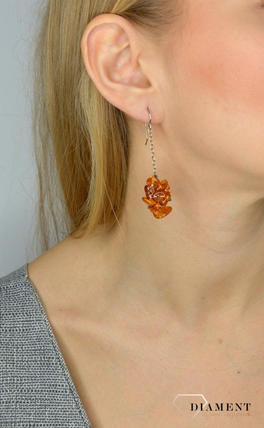 Srebrne kolczyki z bursztynem wiszący łańcuszek DIA-KLC-2566-925.jpg