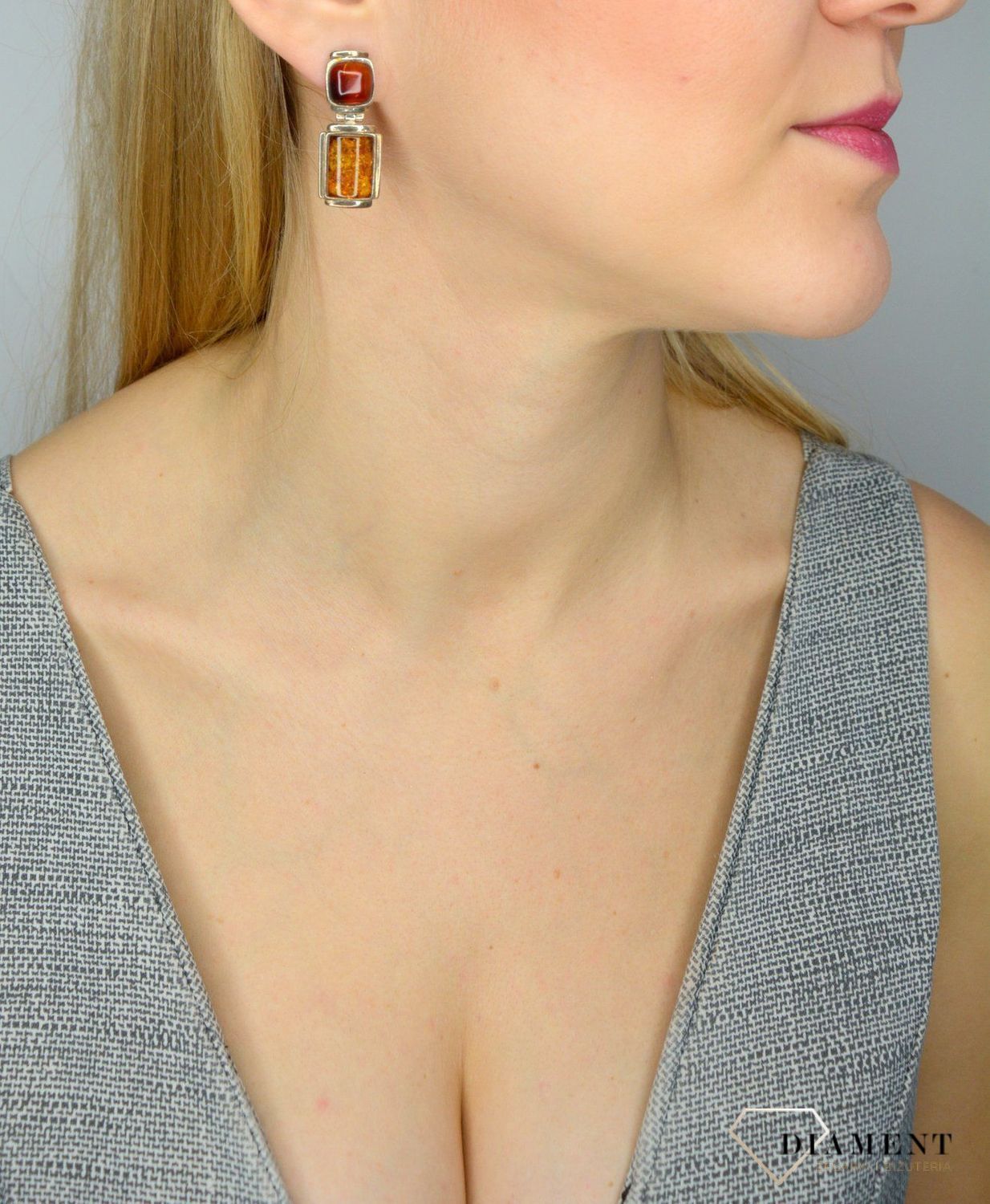 Srebrne kolczyki wiszące z bursztynem DIA-KLC-2567-925.jpg