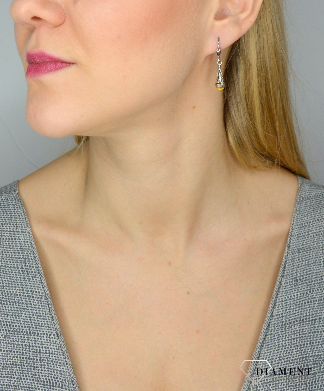 Srebrne kolczyki z bursztynem wiszące DIA-KLC-2568-925.jpg