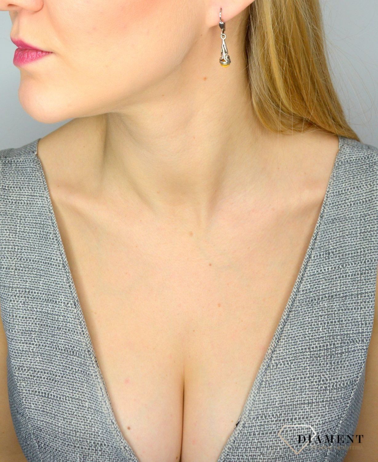 Srebrne kolczyki z bursztynem wiszące DIA-KLC-2568-925.jpg