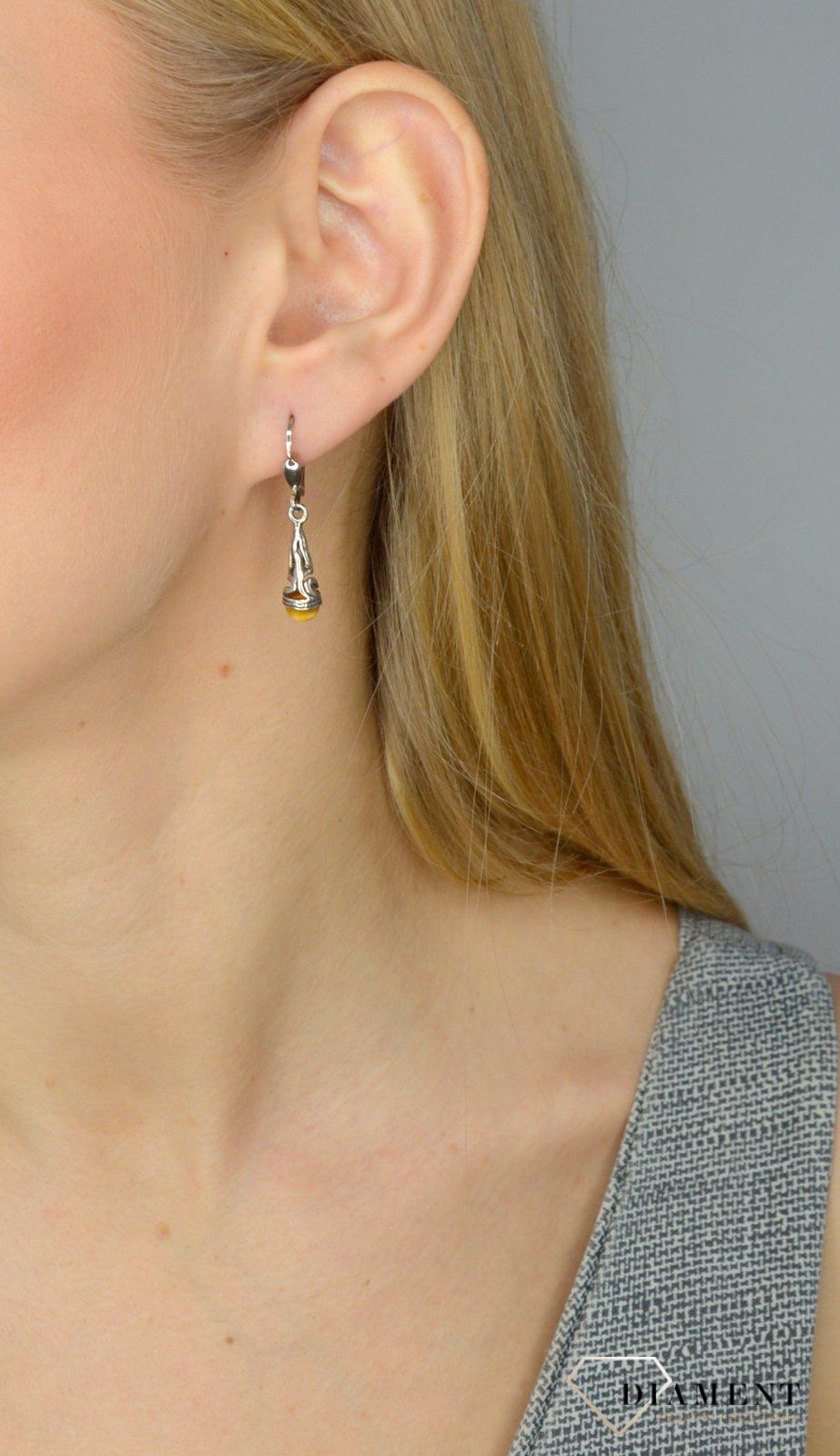 Srebrne kolczyki z bursztynem wiszące DIA-KLC-2568-925.jpg