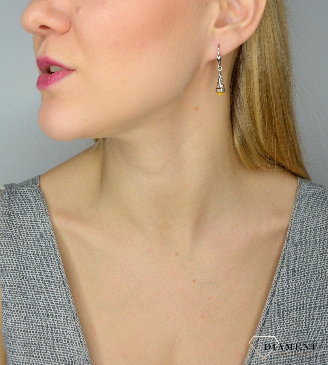 Srebrne kolczyki z bursztynem wiszące DIA-KLC-2568-925.jpg