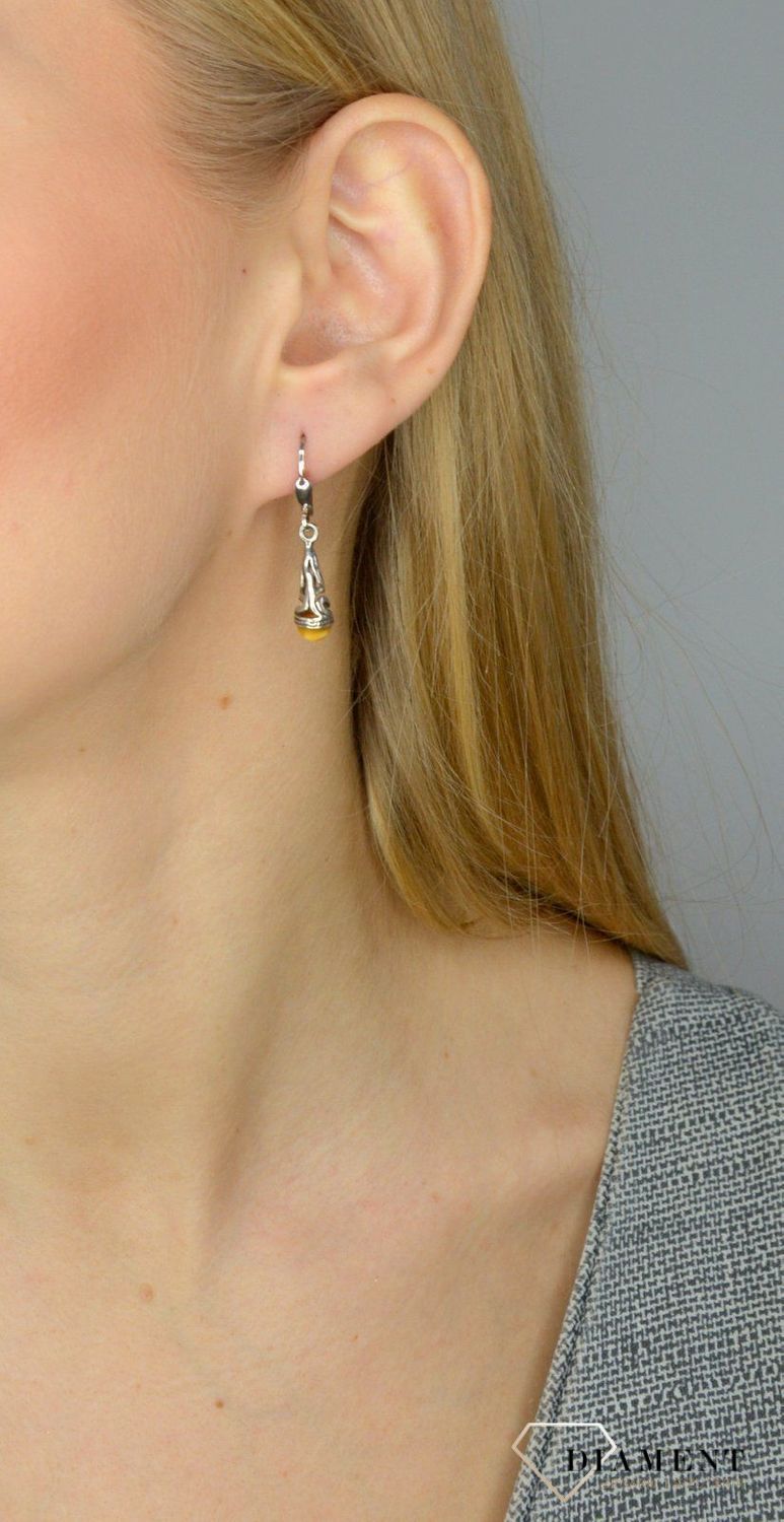 Srebrne kolczyki z bursztynem wiszące DIA-KLC-2568-925.jpg