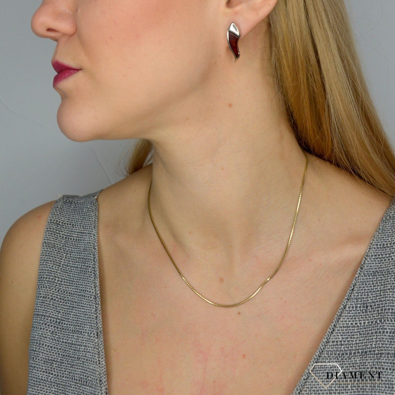 Srebrne kolczyki sztyfty wiszące z bursztynem DIA-KLC-2573-925.jpg