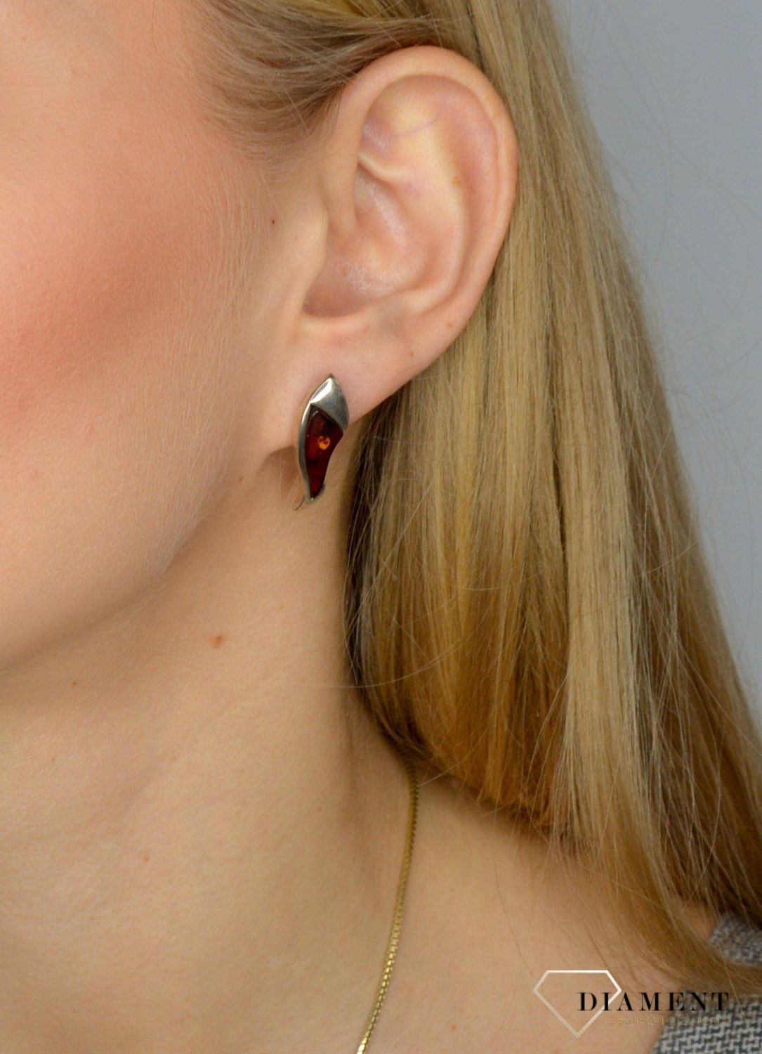 Srebrne kolczyki sztyfty wiszące z bursztynem DIA-KLC-2573-925.jpg