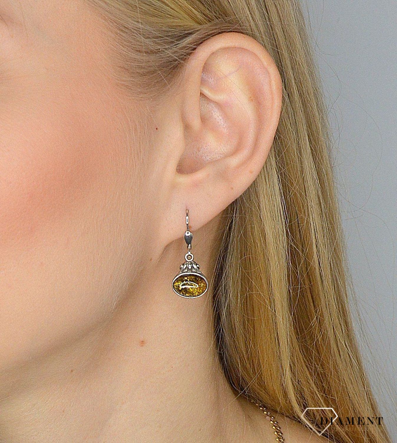 Srebrne kolczyki wiszące okrągły bursztyn DIA-KLC-2574-925.jpg