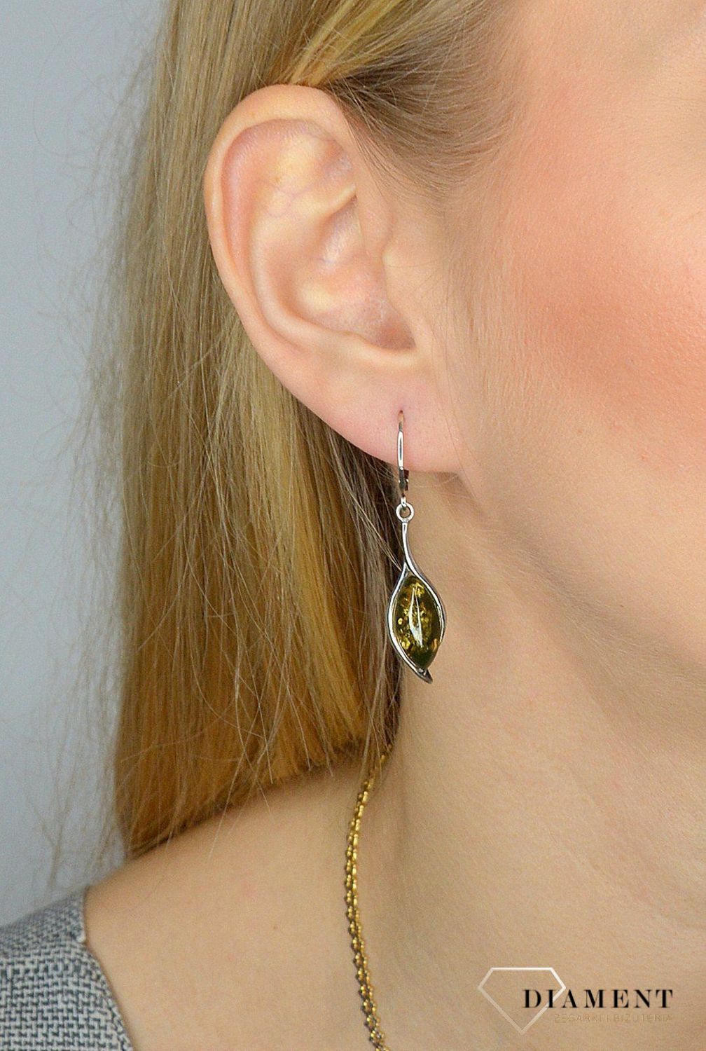 Srebrne kolczyki wiszące z bursztynem DIA-KLC-2575-925.jpg