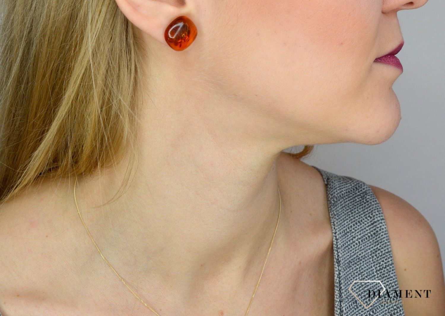 Srebrne kolczyki kwadraty z bursztynu DIA-KLC-2576-925.jpg