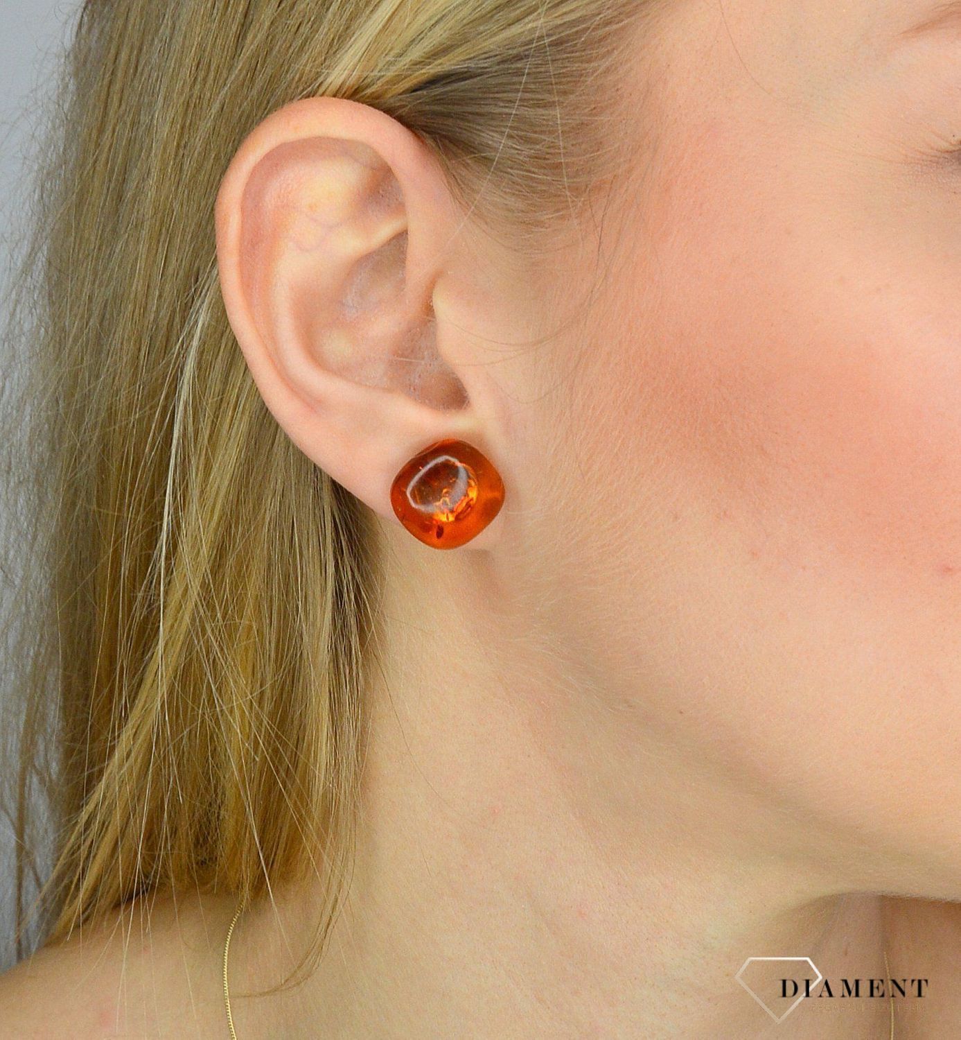 Srebrne kolczyki kwadraty z bursztynu DIA-KLC-2576-925.jpg