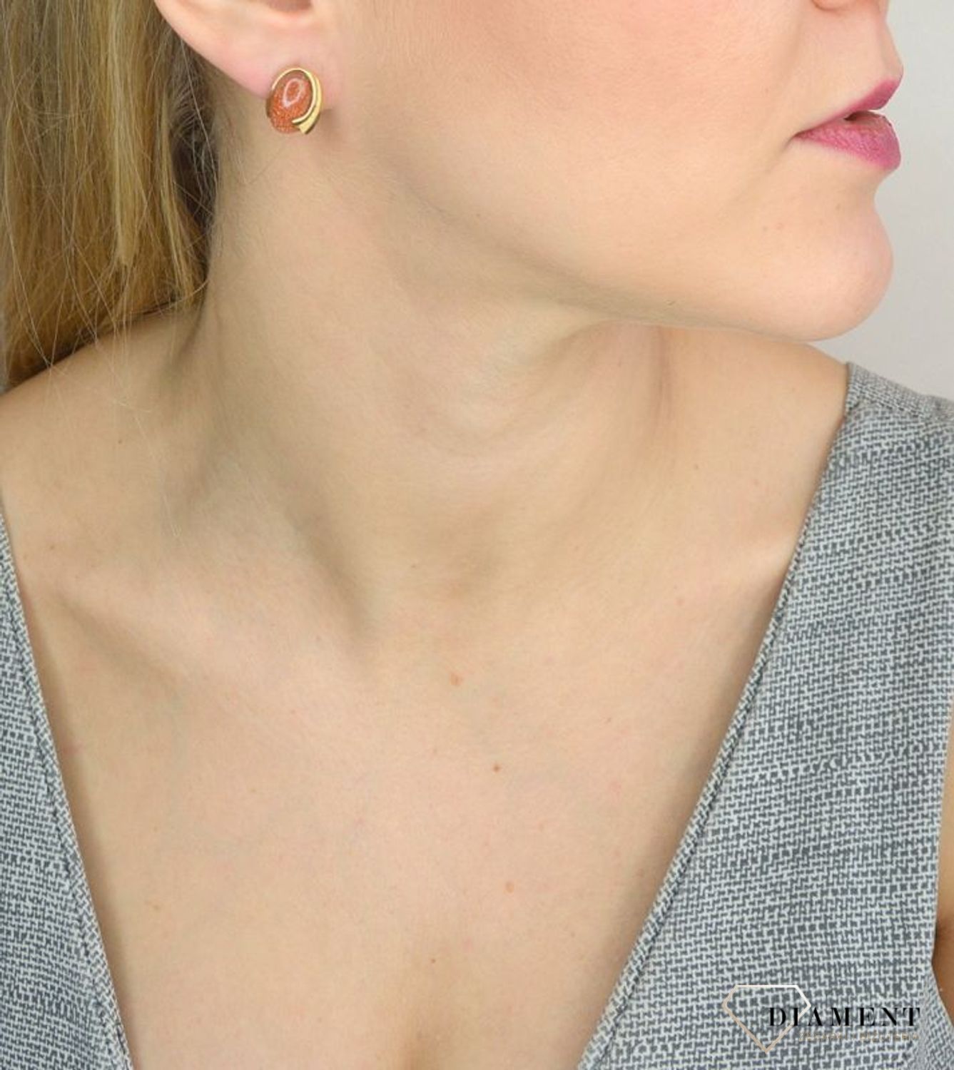 Złote kolczyki Diament 585 z piaskiem pustyni DIA-KLC-2589-585.jpg