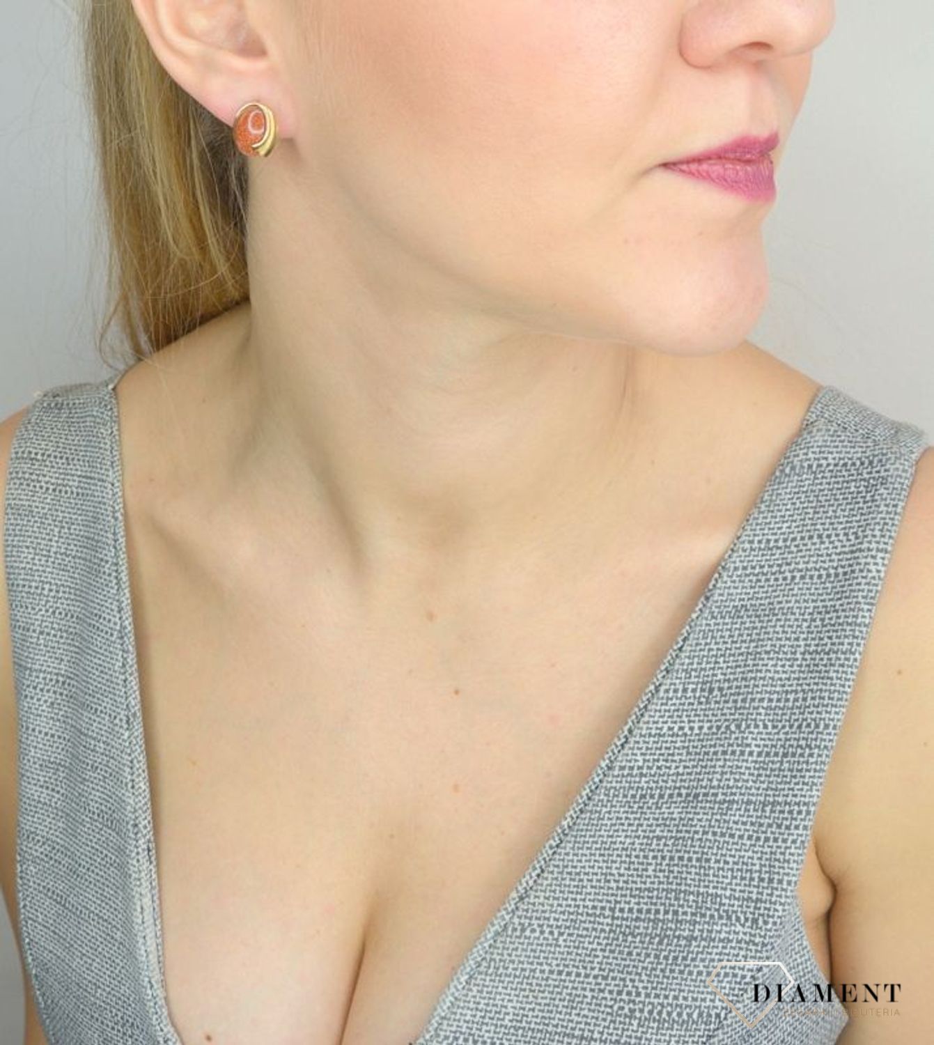 Złote kolczyki Diament 585 z piaskiem pustyni DIA-KLC-2589-585.jpg