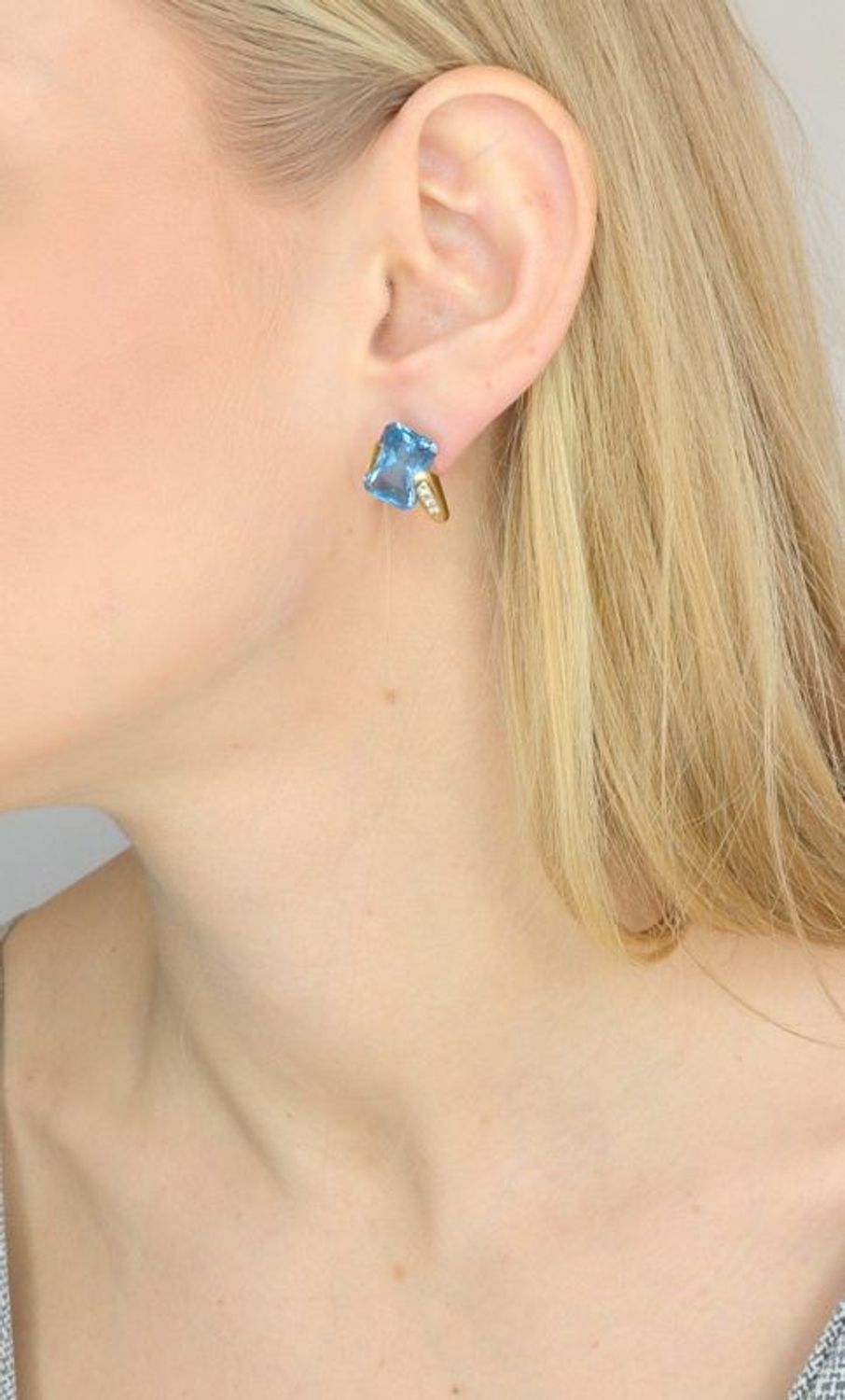 Złote kolczyki Diament 585 z dużą niebieską cyrkonią DIA-KLC-2590-585 ✓ Kolczyki złote w Sklepie z Biżuterią zegarki-diament.pl✓.jpg