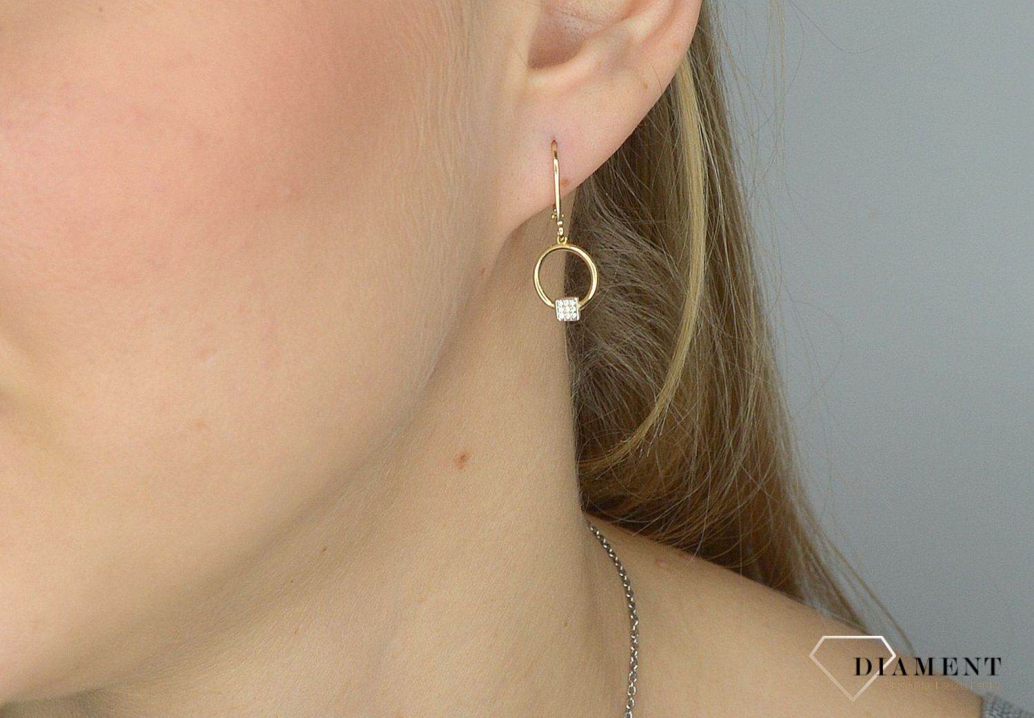 Złote kolczyki 585 wiszące kółko z cyrkonią DIA-KLC-2641-585.jpg