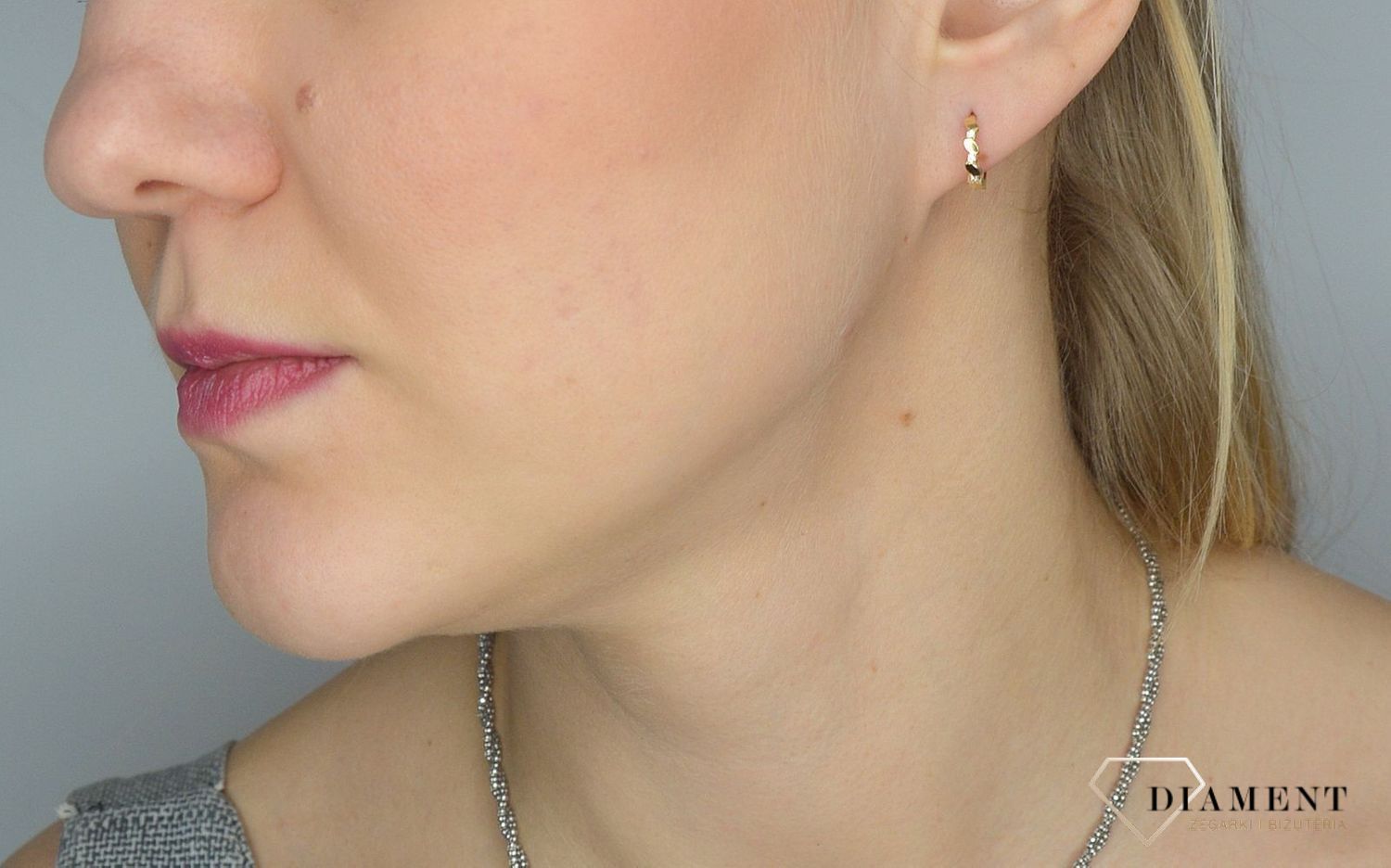 Złote kolczyki 585 drobne kółka z cyrkonią DIA-KLC-2646-585.jpg