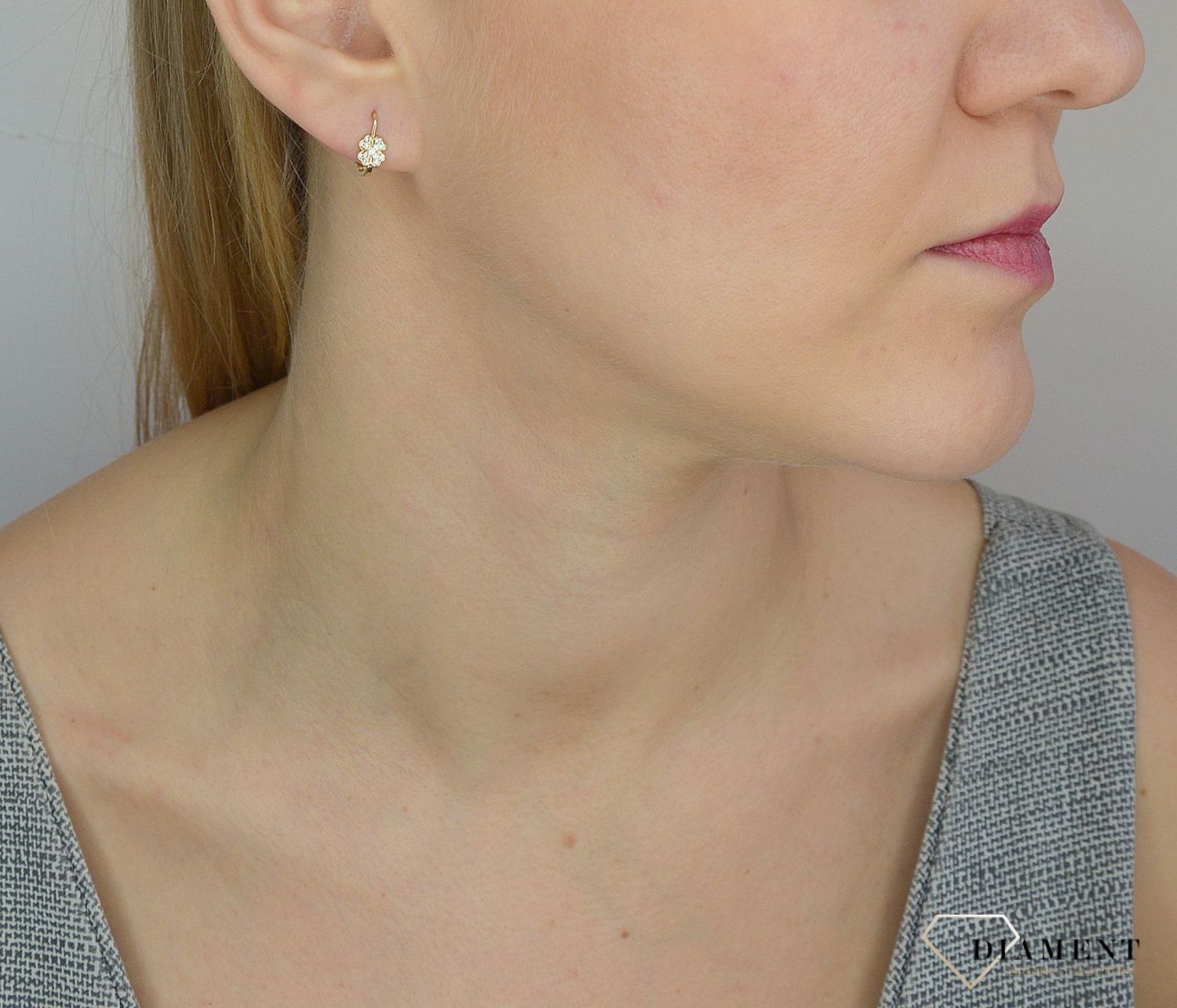 Złote kolczyki 585 wiszące koniczynki z cyrkonią DIA-KLC-2657-585.jpg