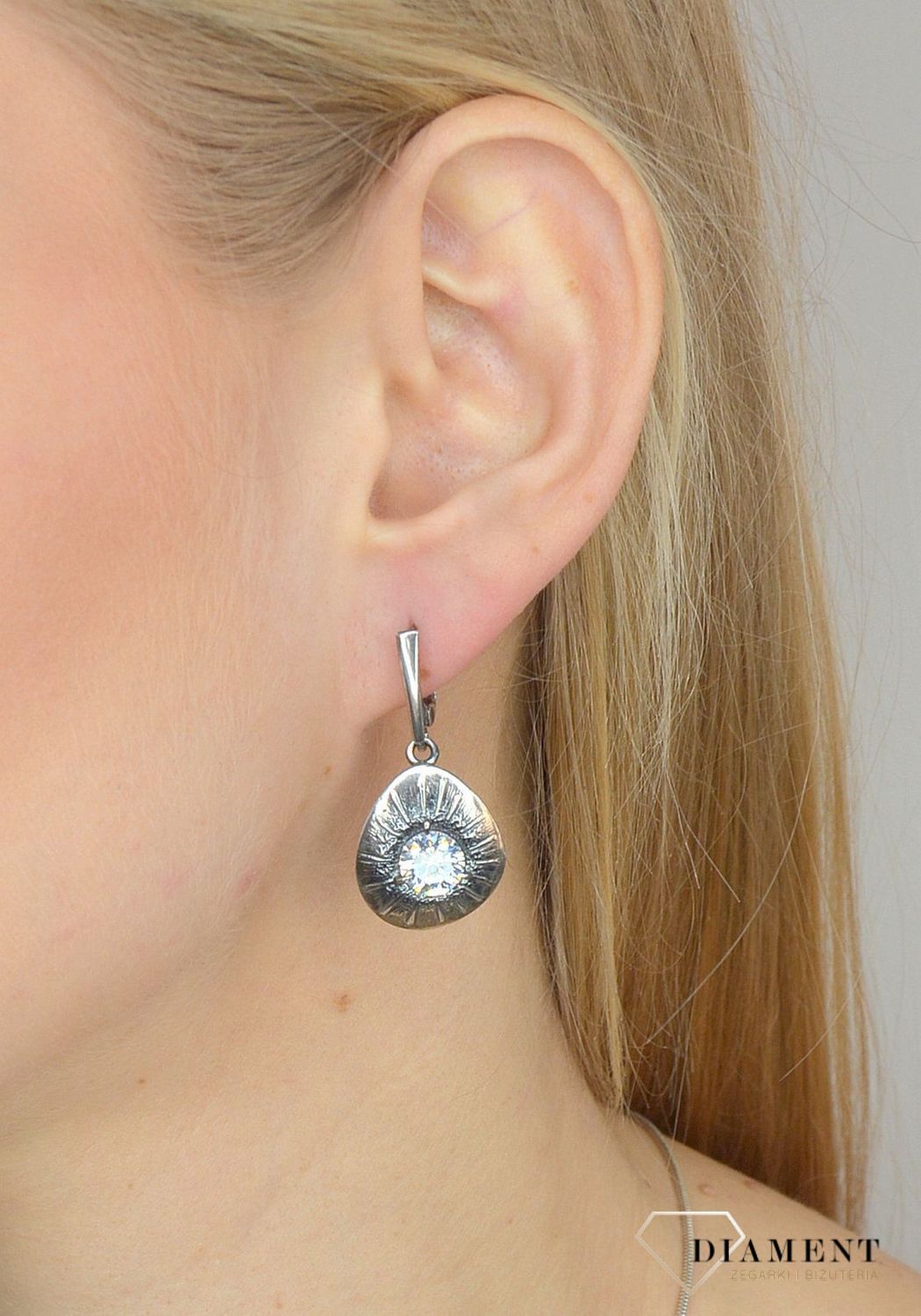 Kolczyki srebrne wiszące oksydowane z cyrkonią DIA-KLC-2782-925.jpg