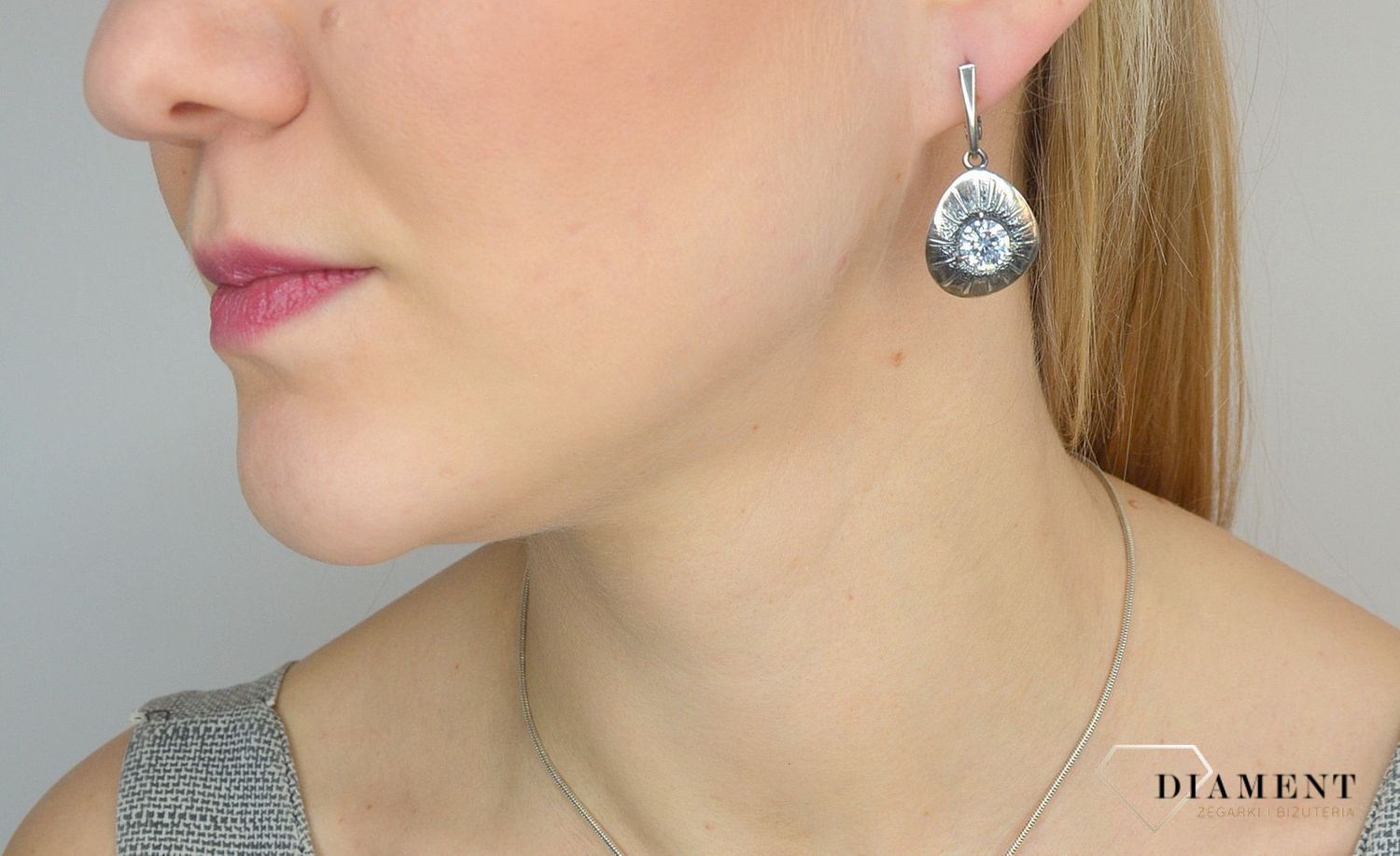 Kolczyki srebrne wiszące oksydowane z cyrkonią DIA-KLC-2782-925.jpg
