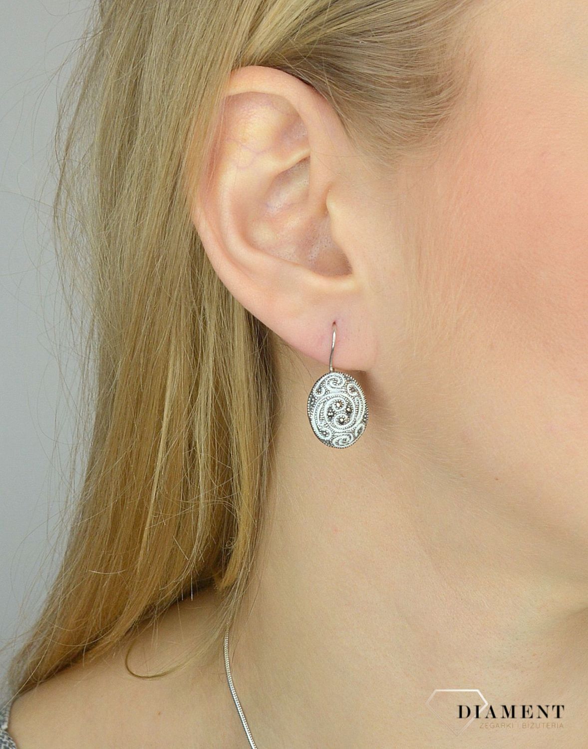 Kolczyki srebrne wiszące z markazytami 925 'Biała emalia'.jpg