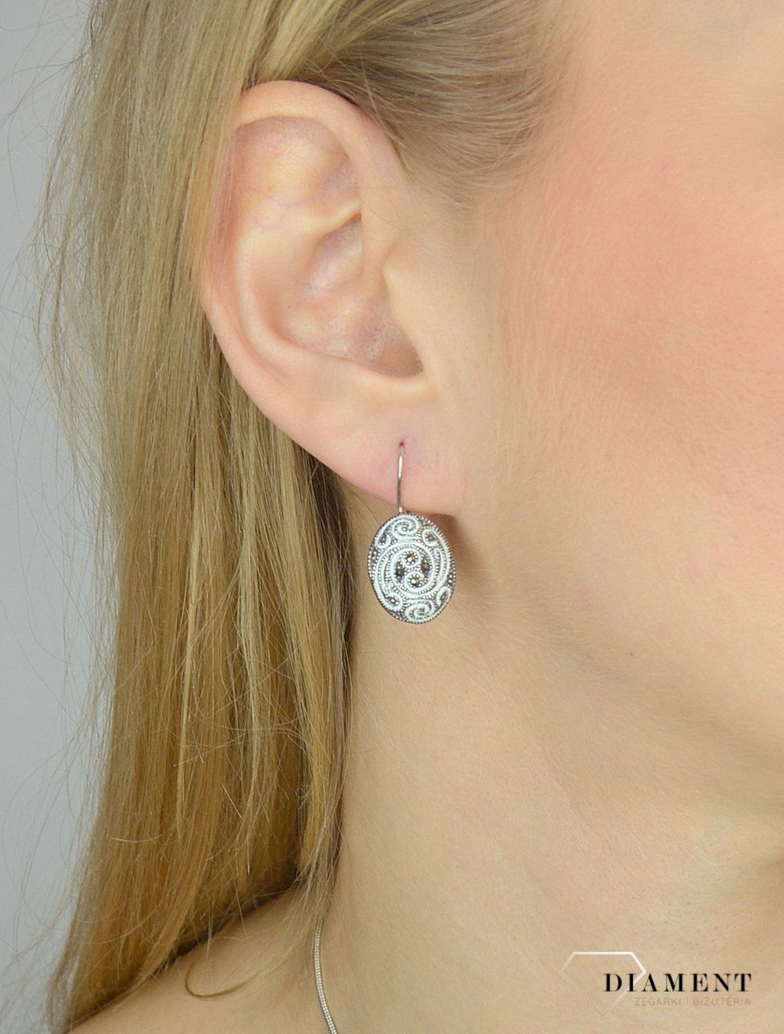 Kolczyki srebrne wiszące z markazytami 925 'Biała emalia'.jpg