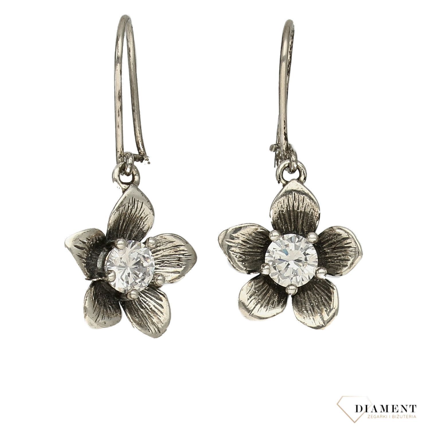 Kolczyki damskie srebrny kwiat z cyrkonią DIA-KLC-2849-925.jpg