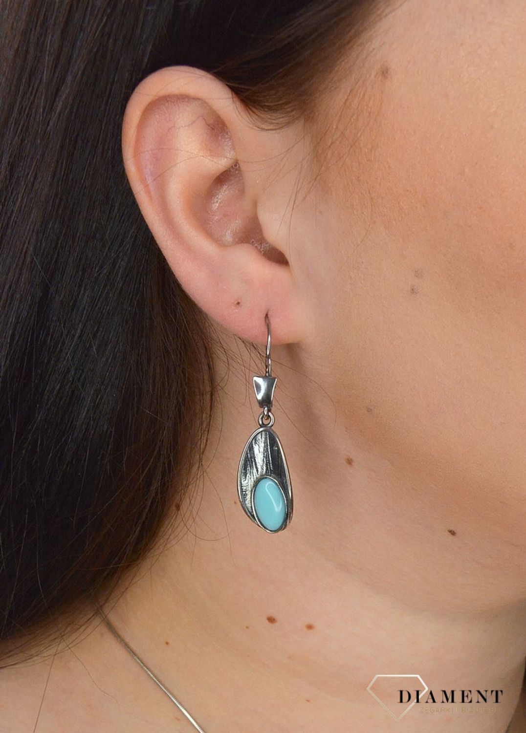 Srebrne kolczyki wiszące z turkusem syntetycznym DIA-KLC-2926-925.jpg