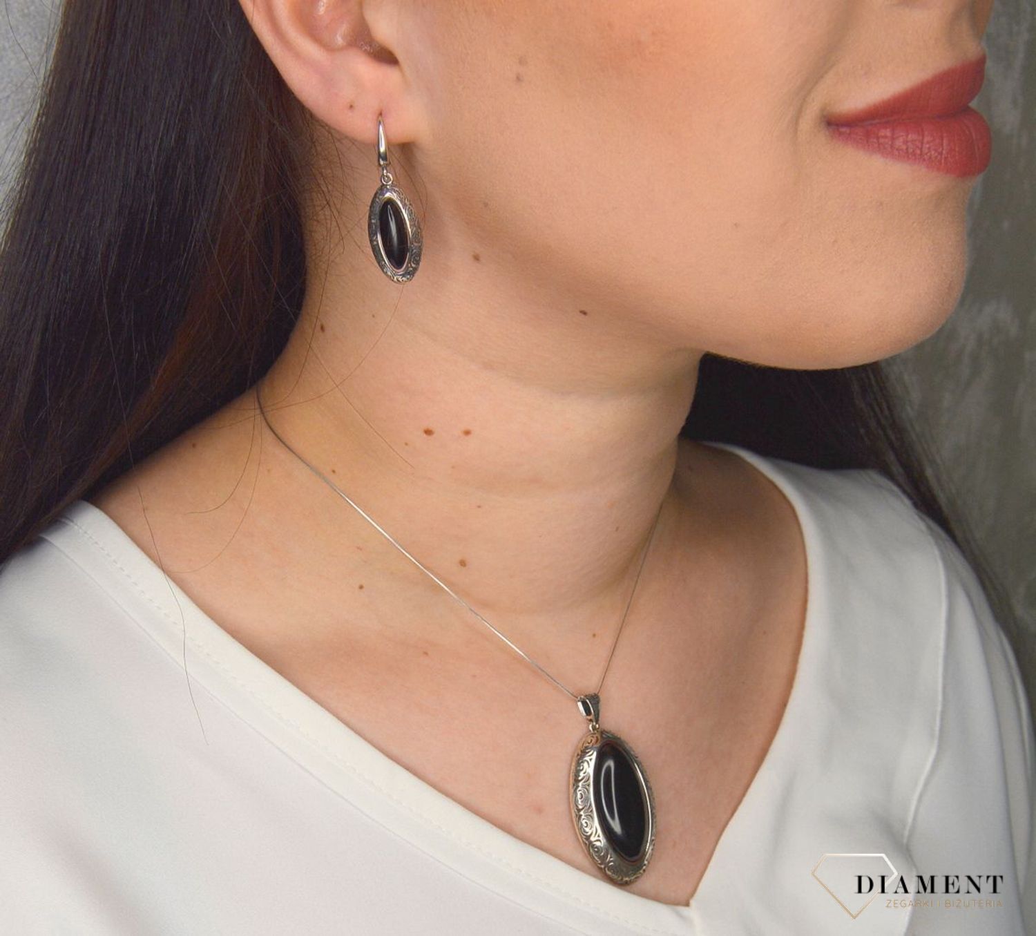 Srebrne kolczyki owal onyks z wzorem DIA-KLC-2927-925.jpg