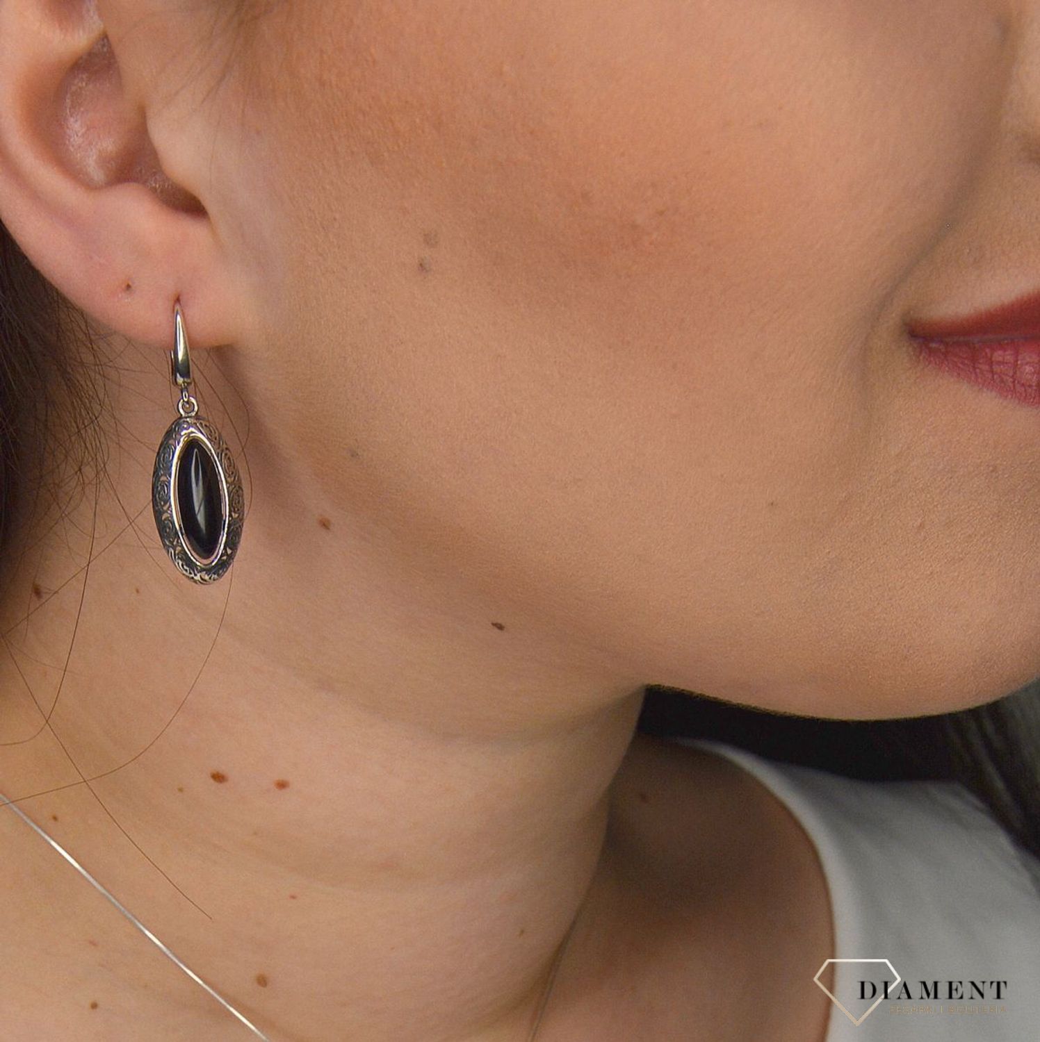 Srebrne kolczyki owal onyks z wzorem DIA-KLC-2927-925.jpg