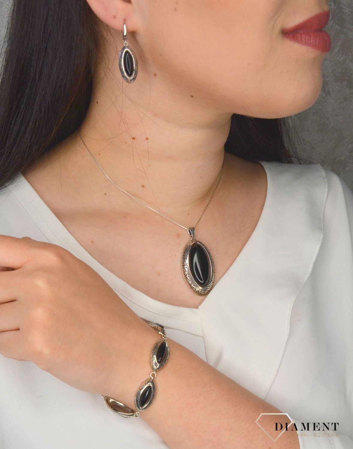 Srebrne kolczyki owal onyks z wzorem DIA-KLC-2927-925.jpg