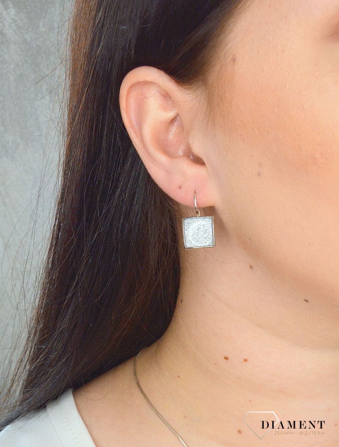 Srebrne kolczyki wiszące kwadraty z brokatem DIA-KLC-2929-925.jpg