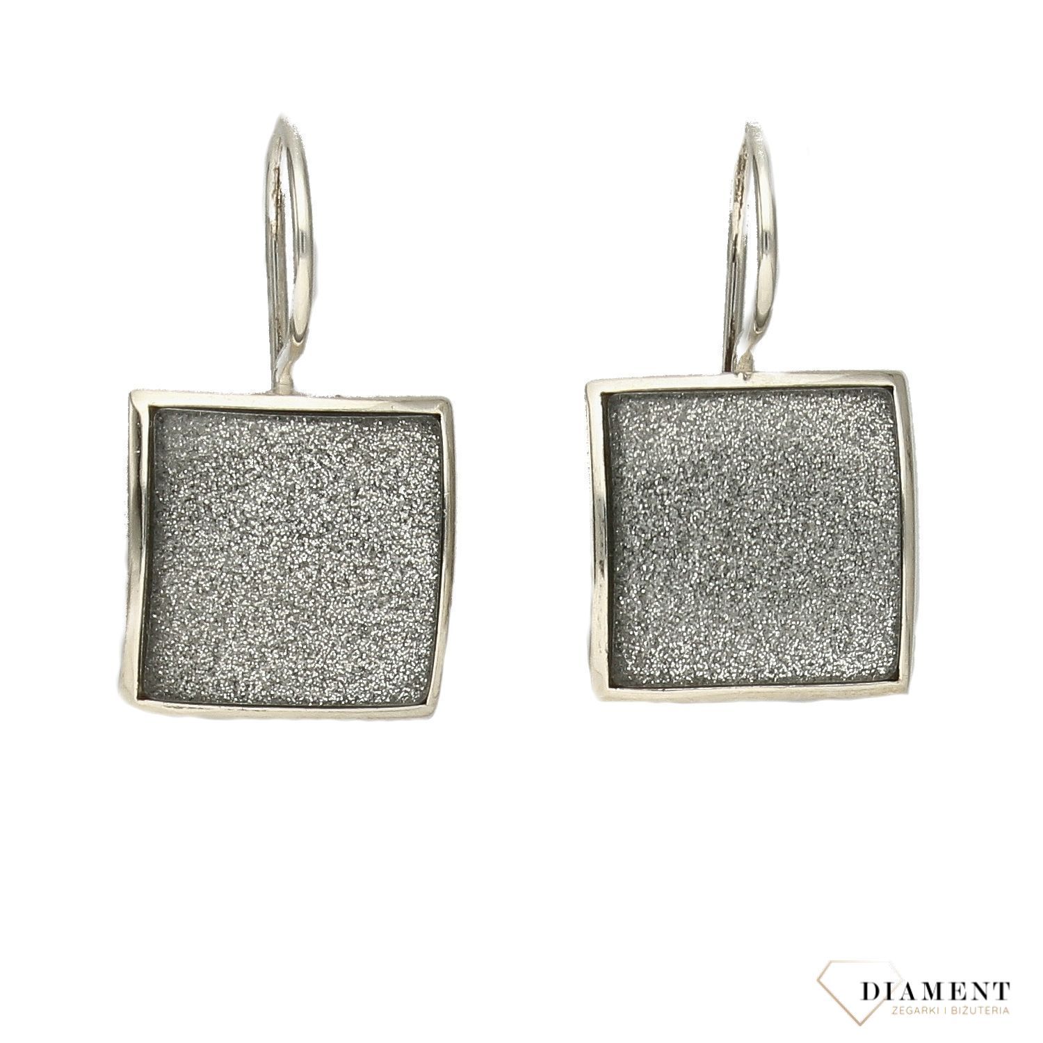 Srebrne kolczyki wiszące kwadraty z brokatem DIA-KLC-2929-925.jpg
