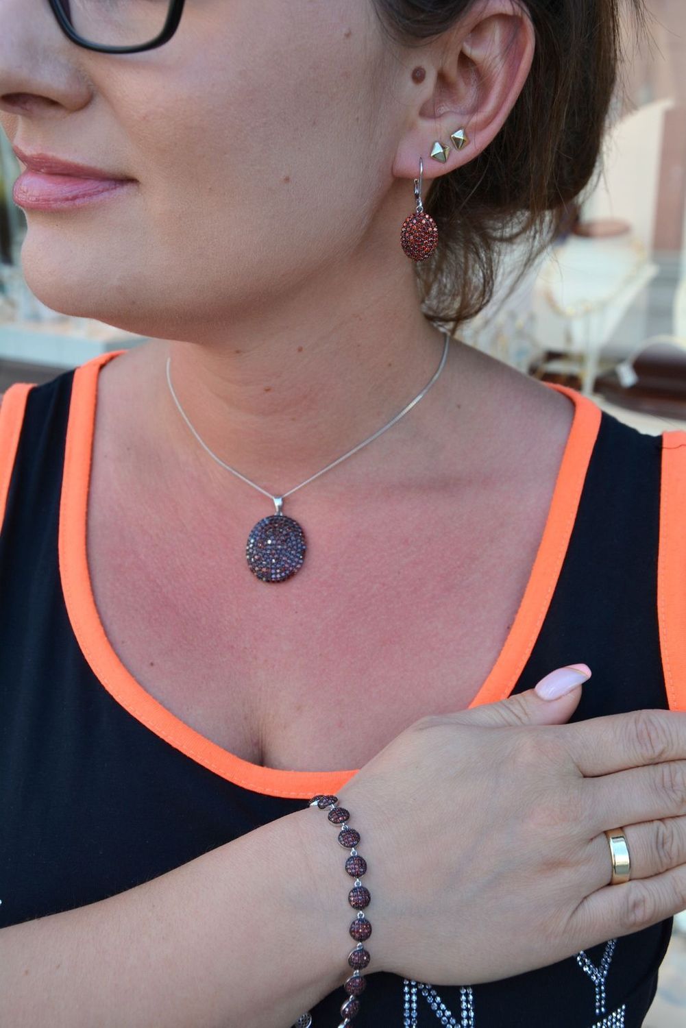 Kolczyki srebrne wiszące z czerwonymi cyrkoniami DIA-KLC-2931-925.jpg