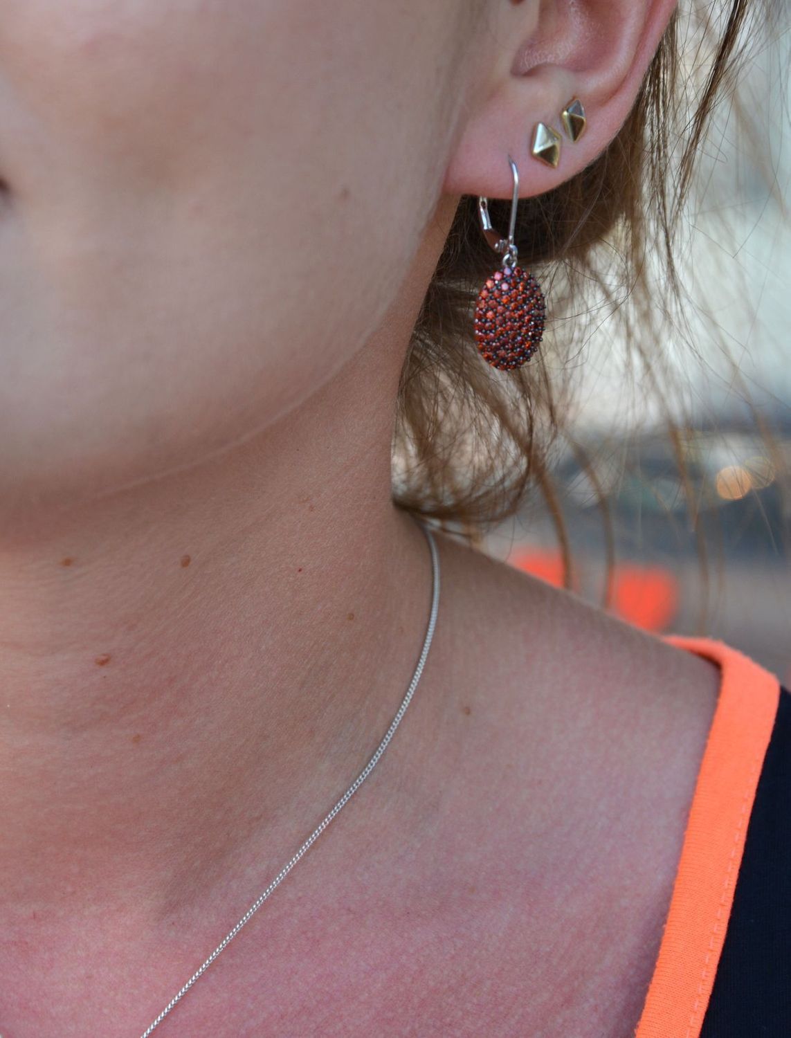 Kolczyki srebrne wiszące z czerwonymi cyrkoniami DIA-KLC-2931-925.jpg