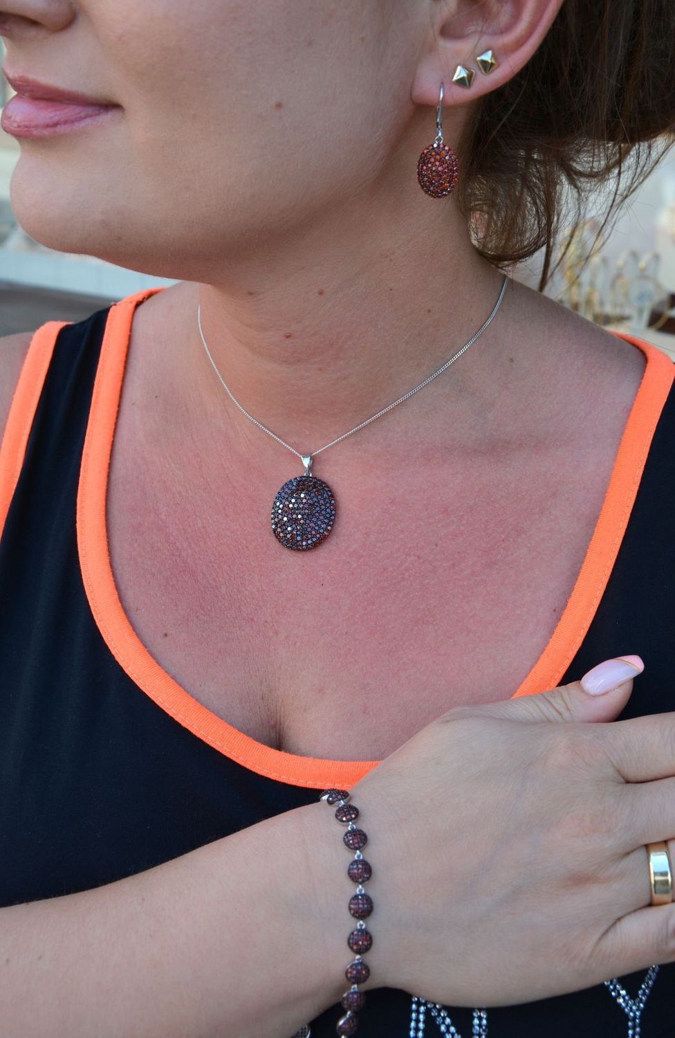 Kolczyki srebrne wiszące z czerwonymi cyrkoniami DIA-KLC-2931-925.jpg