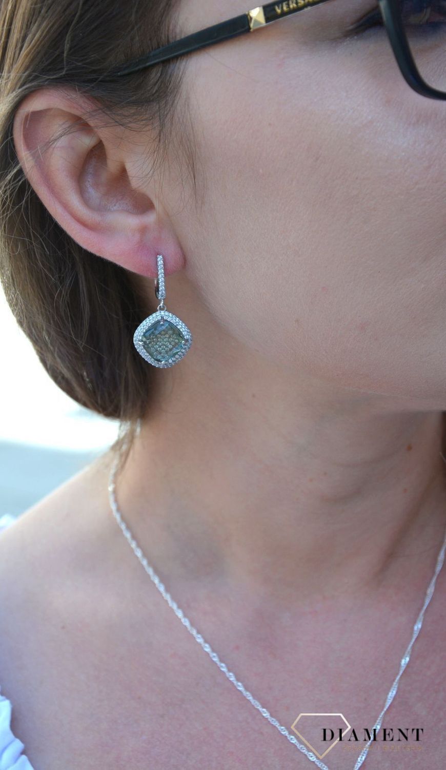Srebrne kolczyki wiszące z cyrkoniami i zielonym kamieniem DIA-KLC-2953-925.jpg