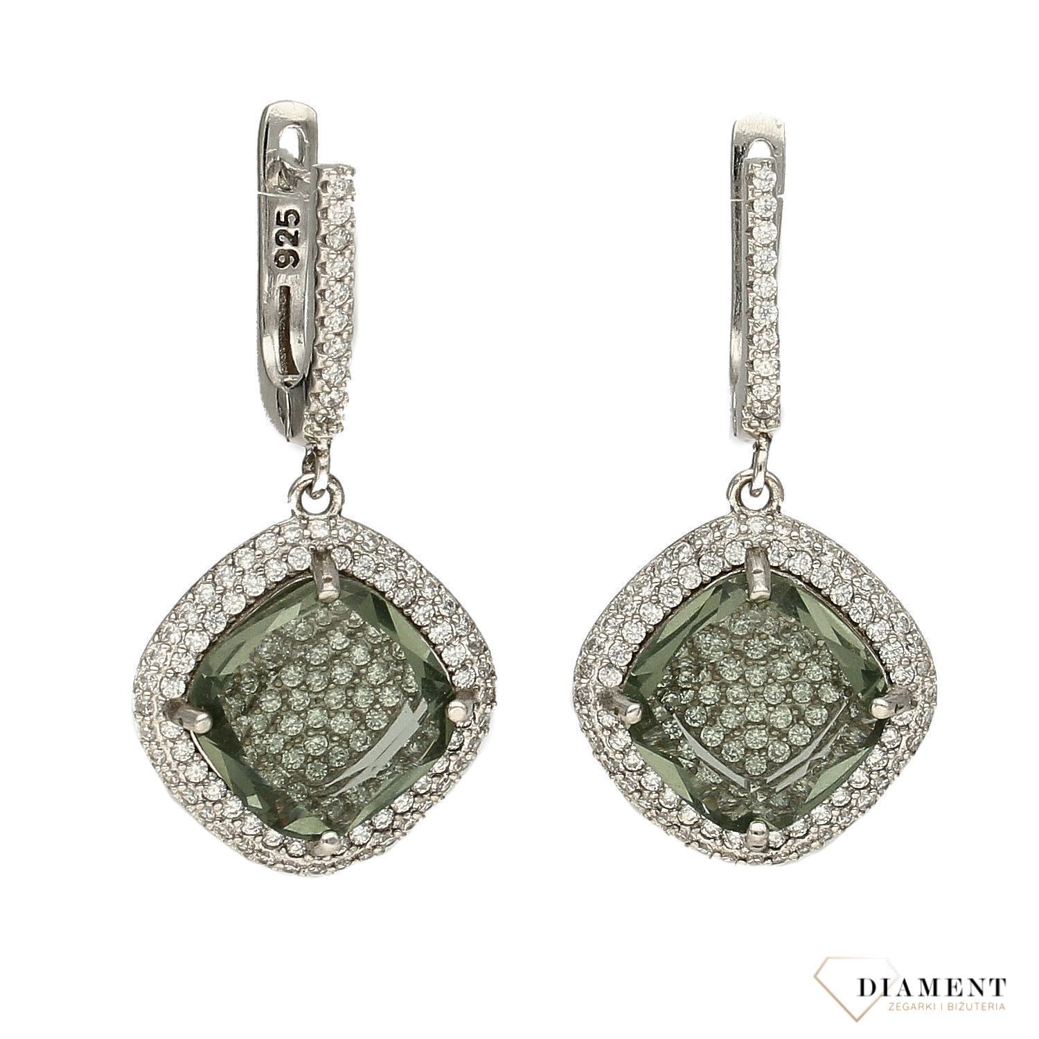 Srebrne kolczyki wiszące z cyrkoniami i zielonym kamieniem DIA-KLC-2953-925.jpg
