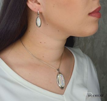 Kolczyki opal syntetyczny DIA-KLC-2956-925 .Kolczyki opal syntetyczny w pastelowych kolorach są idealnym dopełnieniem Twoich codziennych stylizacji (5).JPG