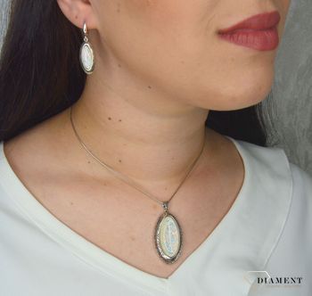 Kolczyki opal syntetyczny DIA-KLC-2956-925 .Kolczyki opal syntetyczny w pastelowych kolorach są idealnym dopełnieniem Twoich codziennych stylizacji (8).JPG