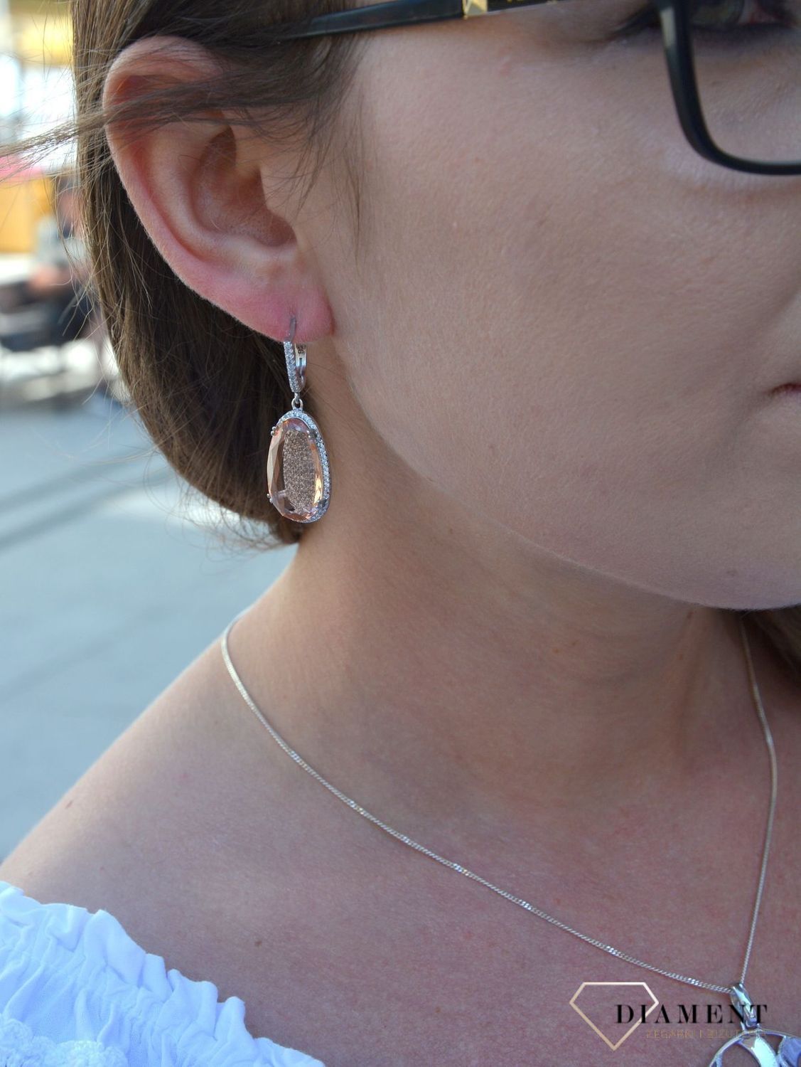 Srebrne kolczyki wiszące z cyrkoniami łososiowe DIA-KLC-3100-925.jpg