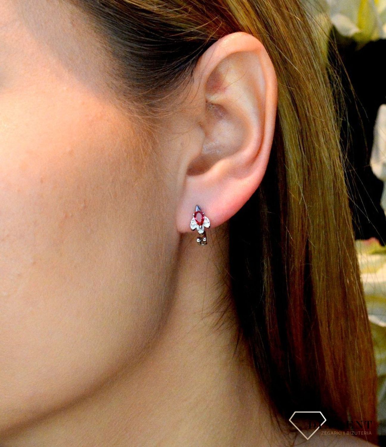 Kolczyki srebrne wiszące różowe kwiatki DIA-KLC-34867B-925. Kolczyki dla dziecka, dla dziewczynki. Zapięcie angielskie. Delikatne wiszące kolczyki. Na prezent..jpg