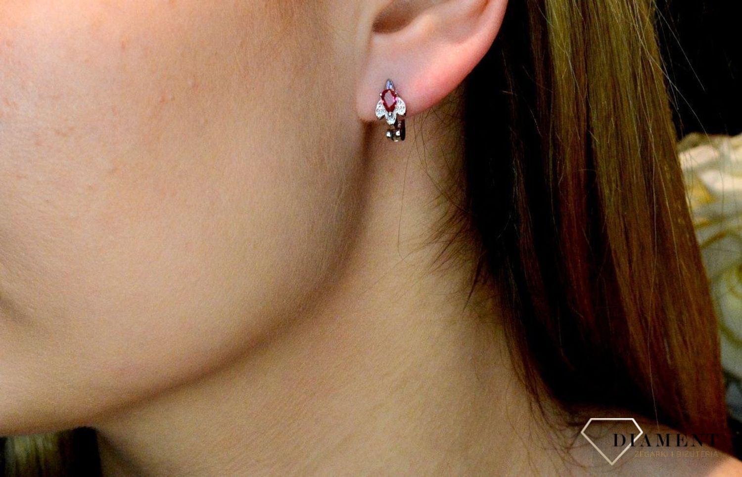 Kolczyki srebrne wiszące różowe kwiatki DIA-KLC-34867B-925. Kolczyki dla dziecka, dla dziewczynki. Zapięcie angielskie. Delikatne wiszące kolczyki. Na prezent..jpg