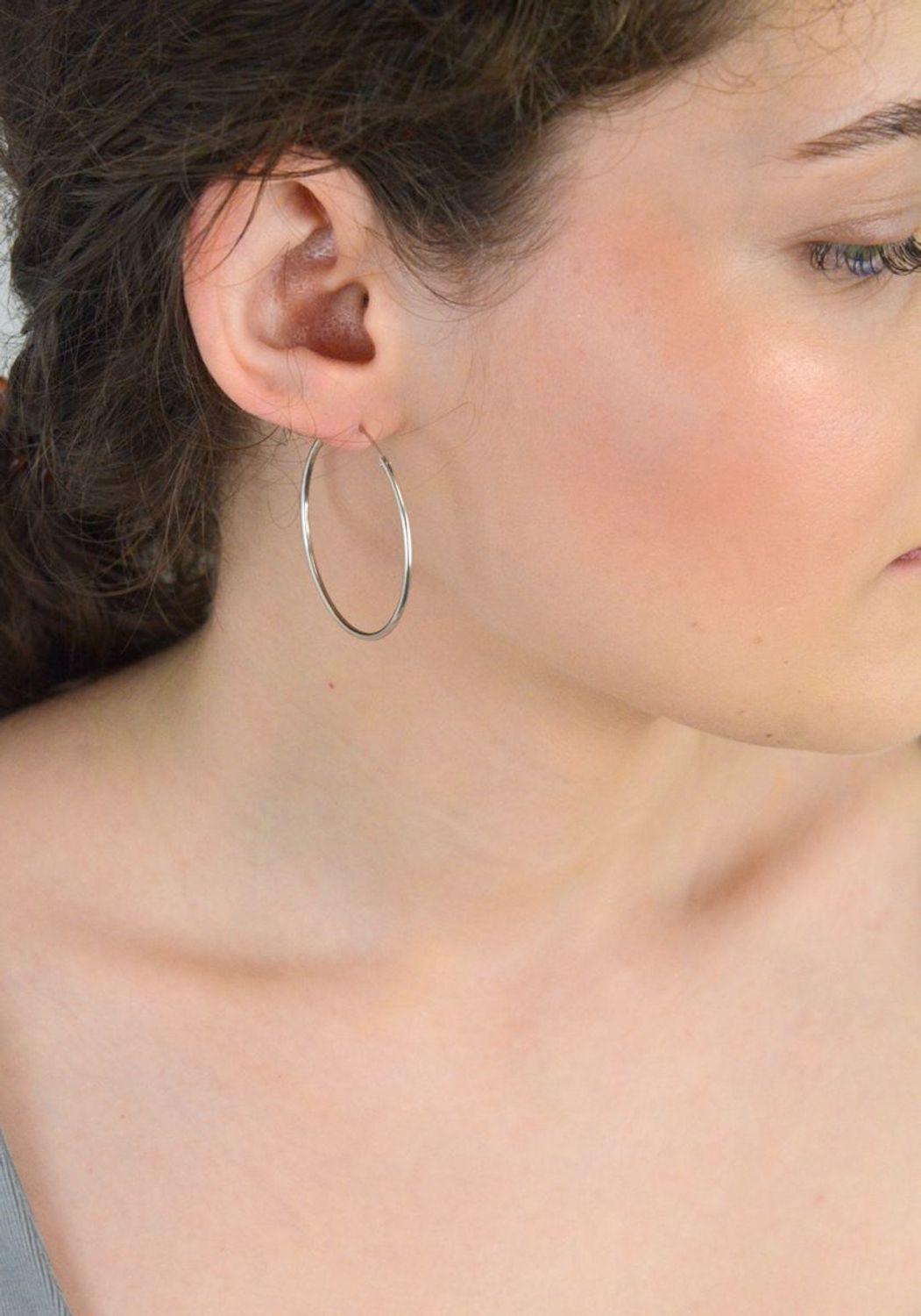 Kolczyki srebrne, gładkie w kształcie koła. Kolczyki srebrne to świetny pomysł na prezent dla kobiet w każdym wieku. Darmowa wysyłka! Ozdobne pudełko gratis!1.jpg