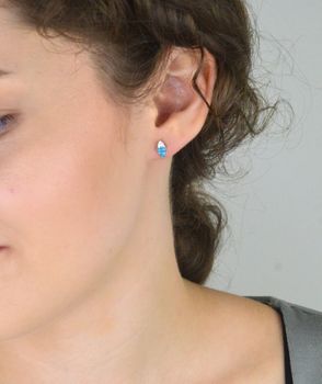 Urocze srebrne kolczyki dla dziewczynki w kształcie kolorowych lodów. Ozdobione cyrkonią i niebieską emalią. Idealny pomysł na prezent – modne, bezpieczne i wyjątkowe (2).JPG