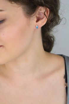 Urocze srebrne kolczyki dla dziewczynki w kształcie kolorowych lodów. Ozdobione cyrkonią i niebieską emalią. Idealny pomysł na prezent – modne, bezpieczne i wyjątkowe (3).JPG