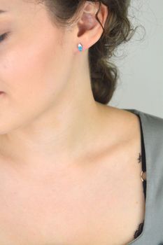 Urocze srebrne kolczyki dla dziewczynki w kształcie kolorowych lodów. Ozdobione cyrkonią i niebieską emalią. Idealny pomysł na prezent – modne, bezpieczne i wyjątkowe (5).JPG