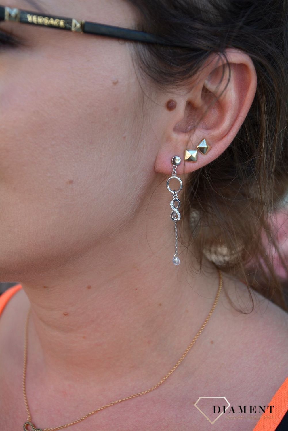 Srebrne kolczyki wiszący łańcuszek z kryształem i znak nieskończoności DIA-KLC-3523-925.jpg