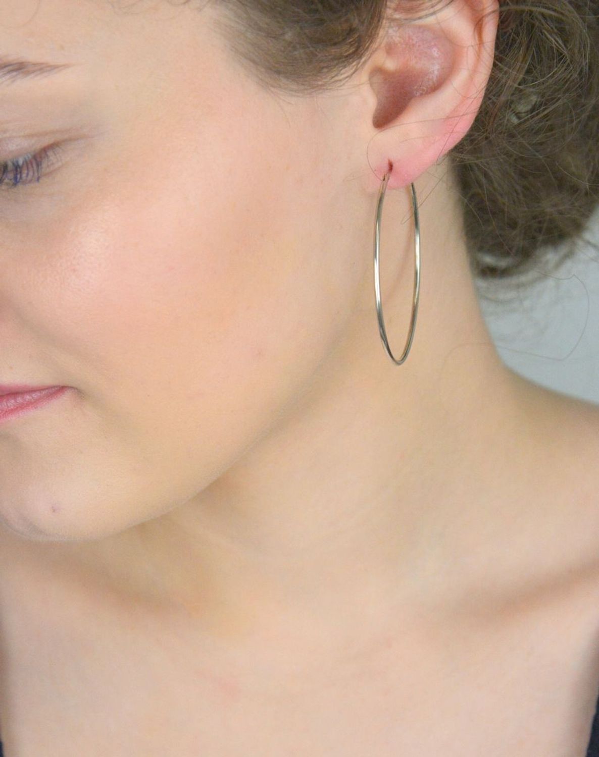 Kolczyki kółka srebrne 5cm 925 DIA-KLC-3526-925 Kolczyki srebrne damskie koła 5 cm  ✅ Kolczyki srebrne koła o średnicy 5 cm. ✅ Klasyczne kolczyki pasujące do każdej stylizacji. ✅ 1.jpg