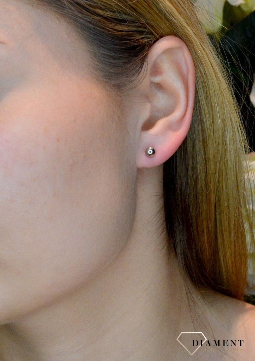 Srebrne kolczyki kulki gładkie 5 mm DIA-KLC-3543-925. Srebrne kolczyki 925 kulki wykonano z najwyższej jakości srebra próby 925. Kolczyki z wygodnym zapięciem na sztyft. Minimalistyczne kolczyki idealne na prezent..jpg