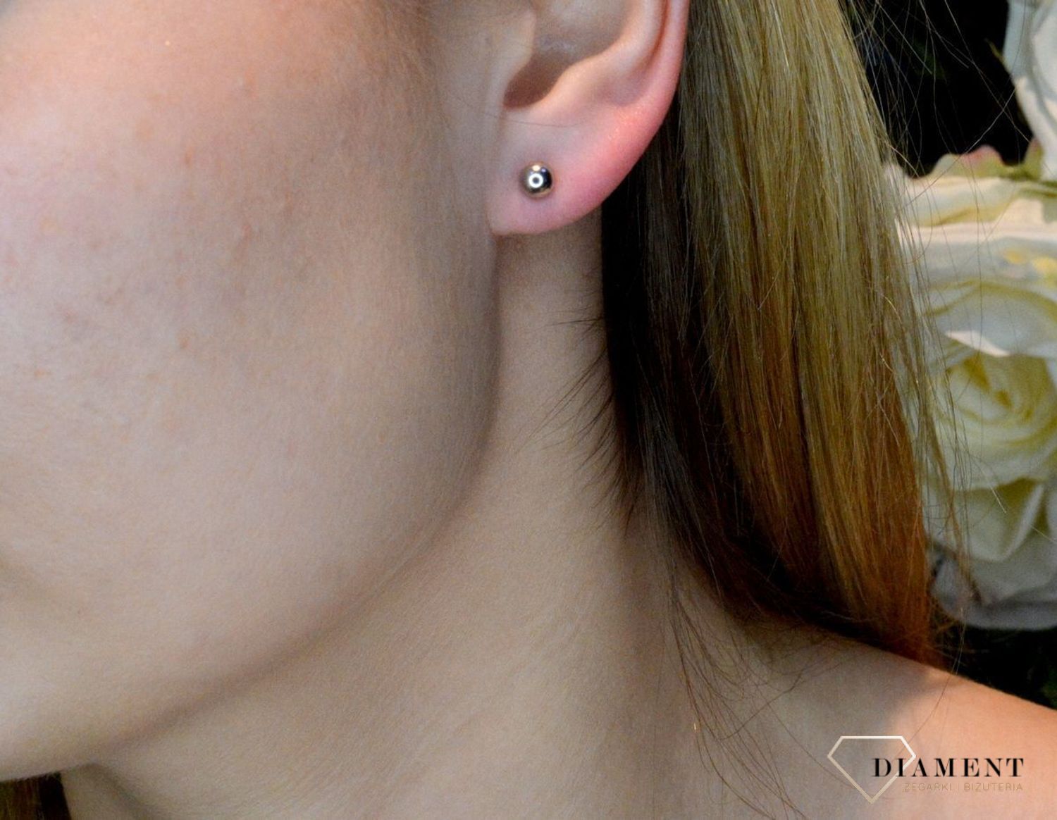 Srebrne kolczyki kulki gładkie 5 mm DIA-KLC-3543-925. Srebrne kolczyki 925 kulki wykonano z najwyższej jakości srebra próby 925. Kolczyki z wygodnym zapięciem na sztyft. Minimalistyczne kolczyki idealne na prezent..jpg