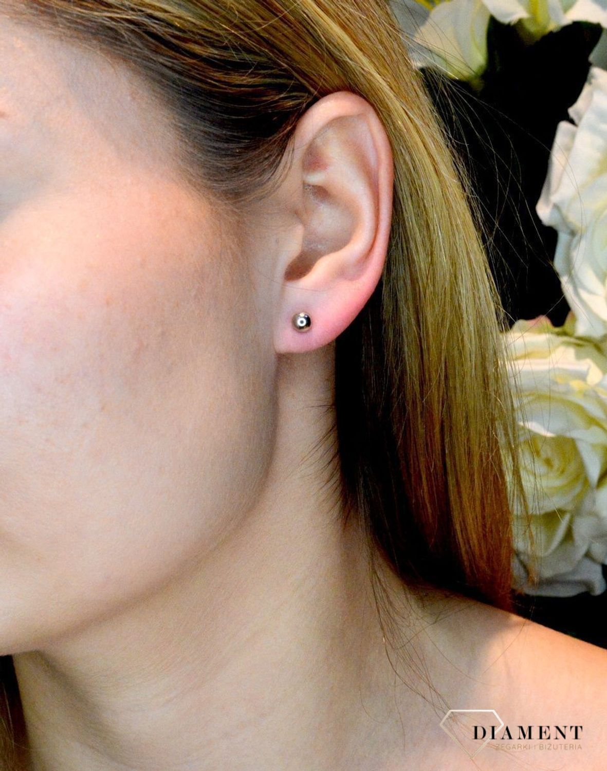 Srebrne kolczyki kulki gładkie 5 mm DIA-KLC-3543-925. Srebrne kolczyki 925 kulki wykonano z najwyższej jakości srebra próby 925. Kolczyki z wygodnym zapięciem na sztyft. Minimalistyczne kolczyki idealne na prezent..jpg